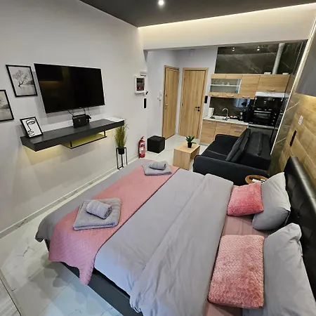 5 Modern With Free Parking