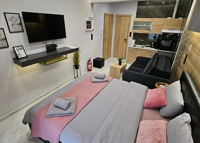 5 Modern With Free Parking
