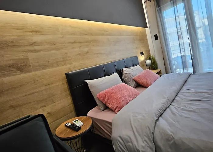 5 Modern With Free Parking